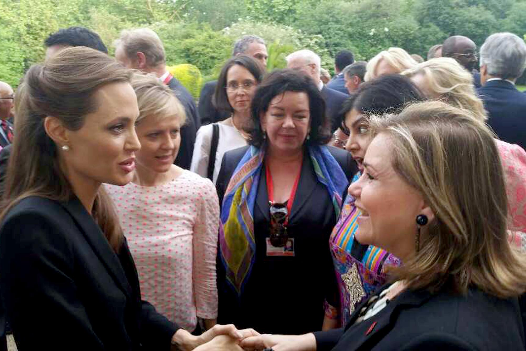 S.A.R la Grande Duchesse et le ministre Jean Asselborn avec l’Envoyée spéciale du Haut-Commissariat des Réfugiés (UNHCR), Angelina Jolie
