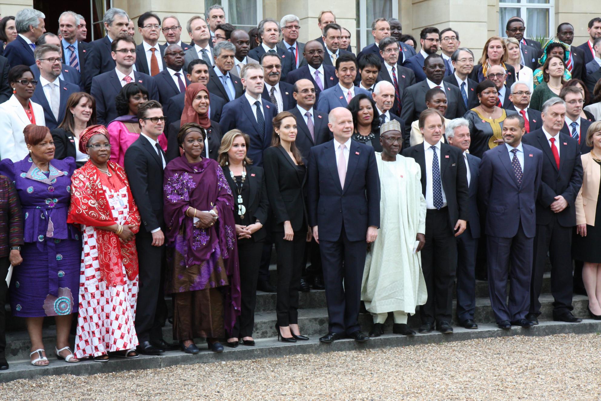 Photo de famille: Sommet mondial pour la fin des violences sexuelles dans les conflits
