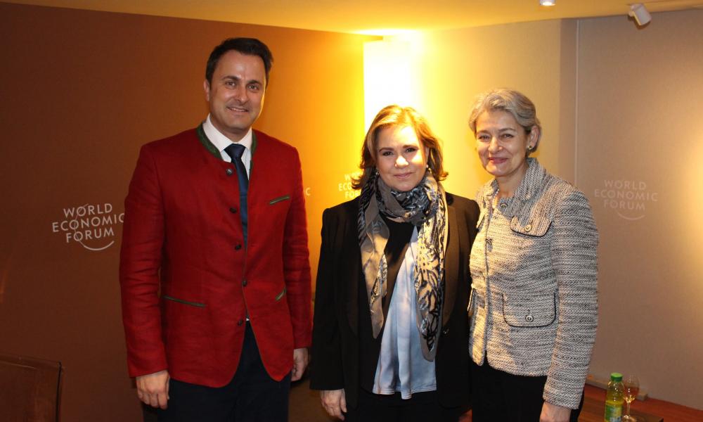 La Grande-Duchesse est entourée par Xavier Bettel et Irina Bokova
